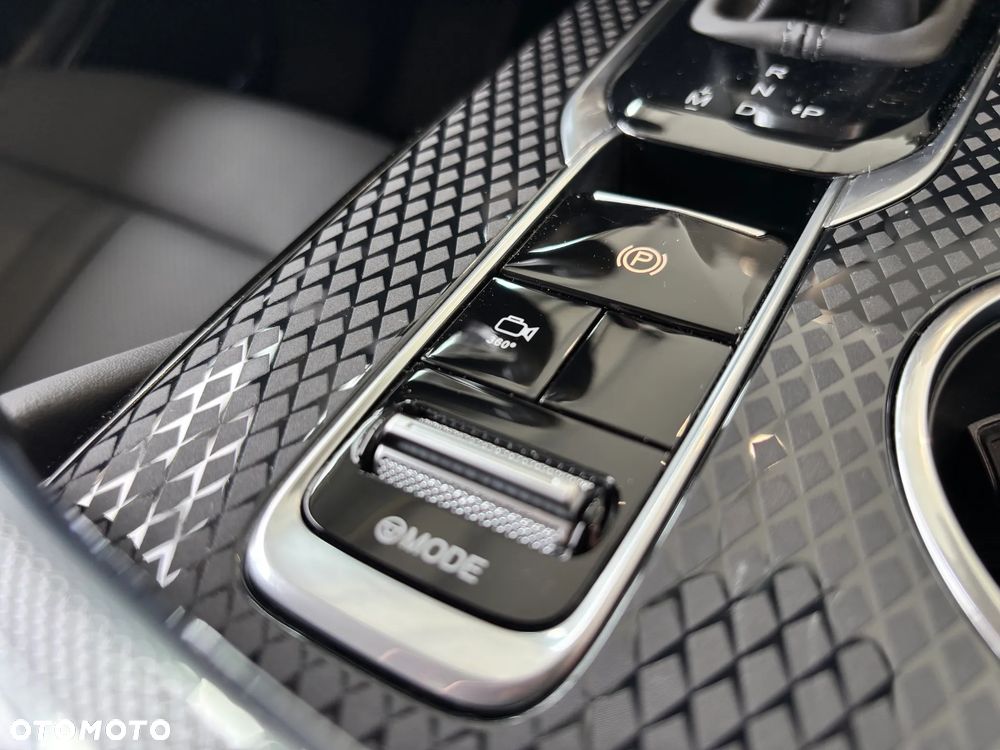 Hongqi HS3 1.5T FWD - 24