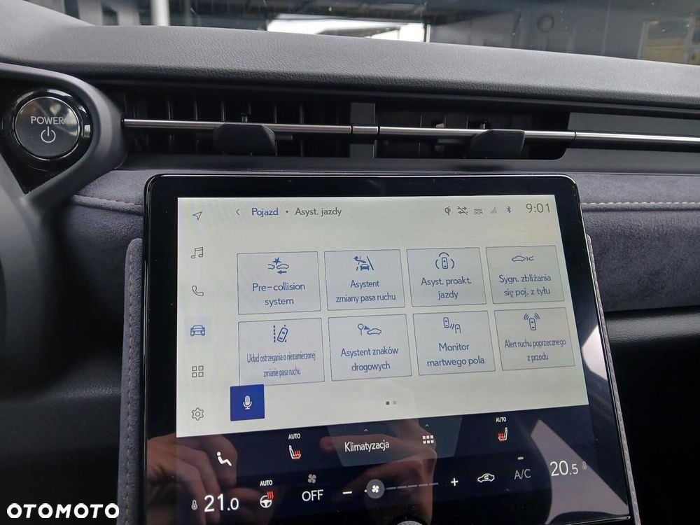 Lexus LBX 1.5 Hybrid Cool AWD - 19