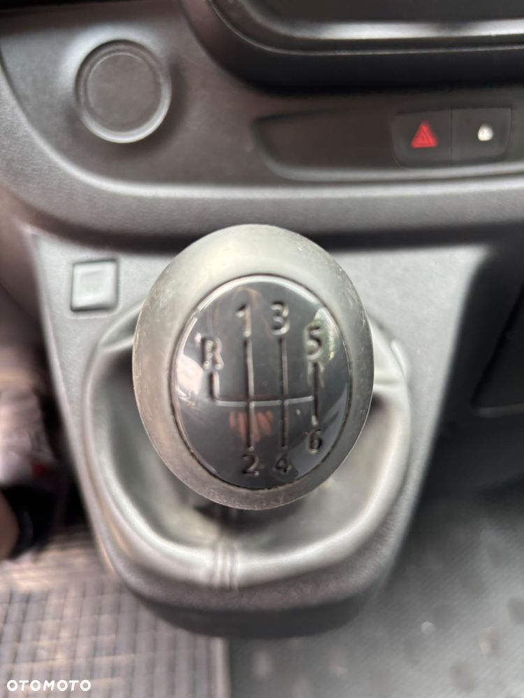 Opel Vivaro - 17