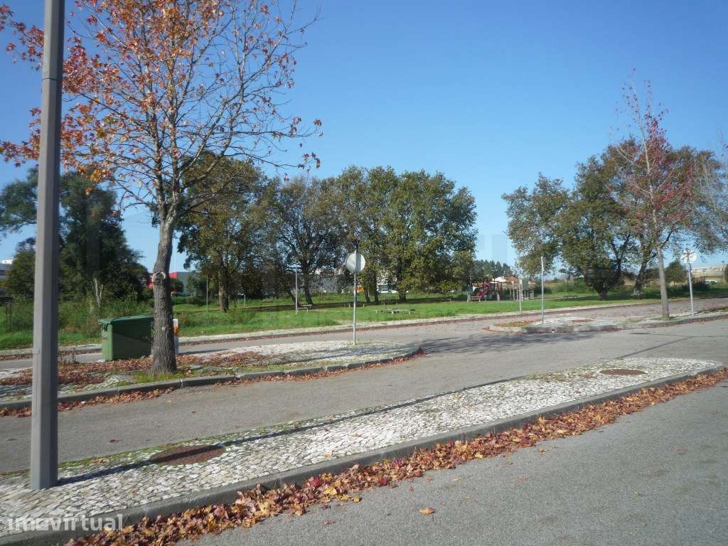 Terreno em Albergaria-a-Velha - Grande imagem: 3/5