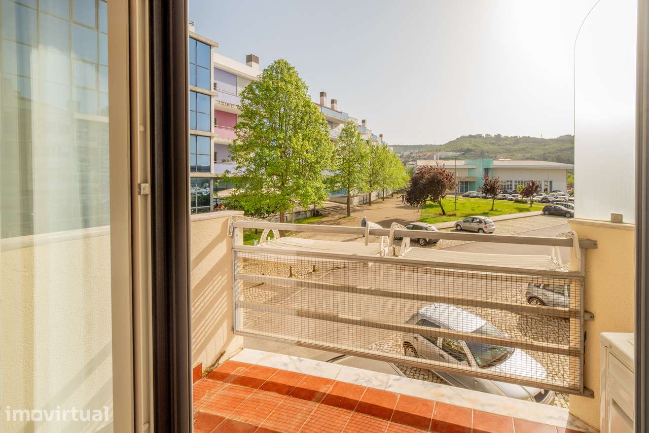 Apartamento T2 renovado com garagem e varanda na Expotorres - Grande imagem: 5/29