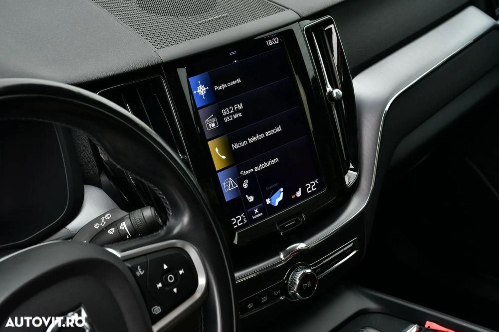 Volvo XC 60 B4 D AWD Geartronic Momentum Pro - 19