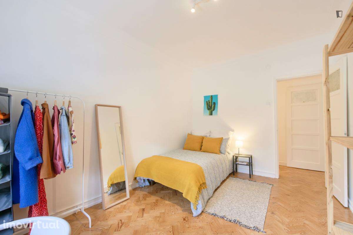 Quarto - localizado em Roma-Areeiro Lisbon - Grande imagem: 4/27