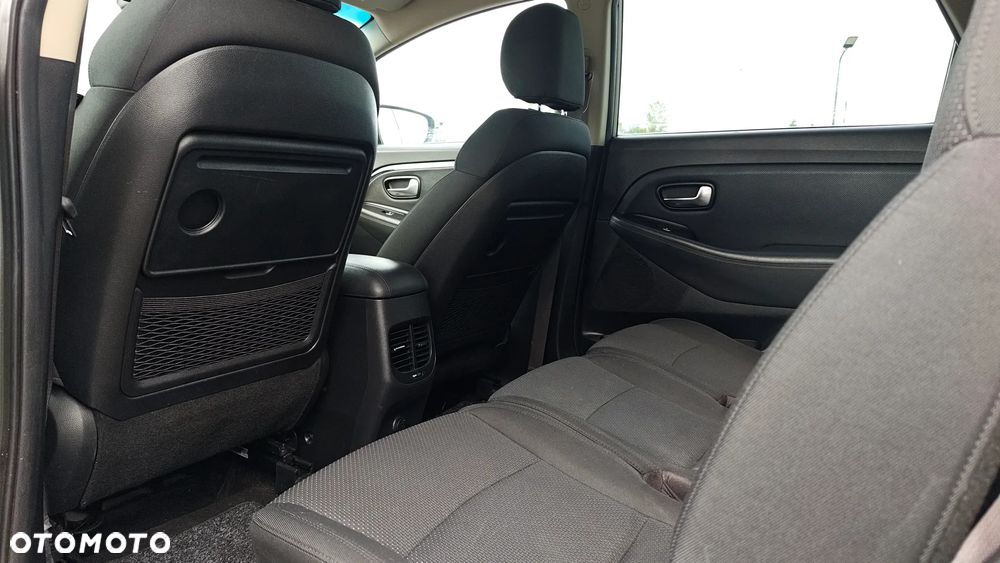 Kia Carens 1.6 GDI ISG Vision - 22