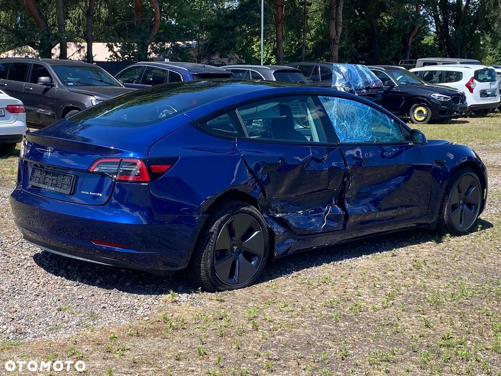 Tesla Model 3 - 6