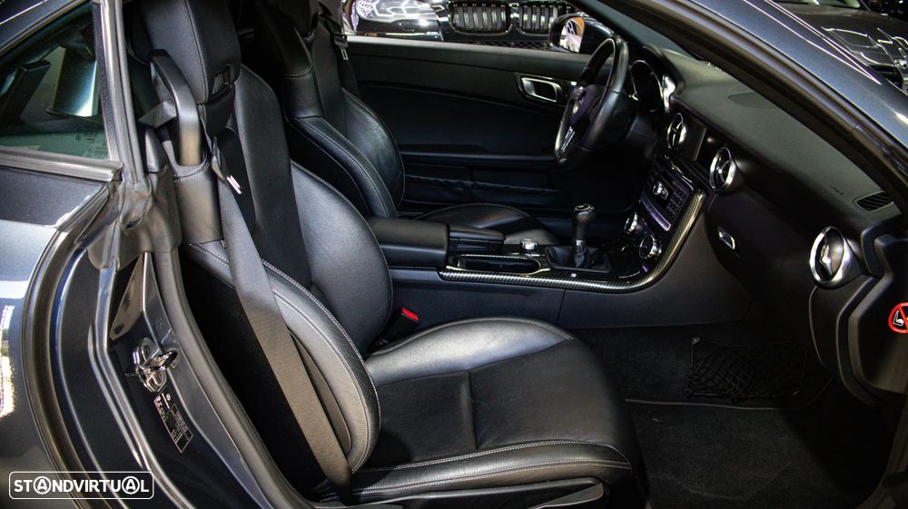 Mercedes-Benz SLK 200 (BlueEFFICIENCY) CarbonLOOK Edition - 23