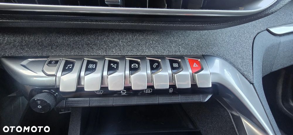 Peugeot 3008 BlueHDi 120 EAT6 Stop & Start Business Line - 32