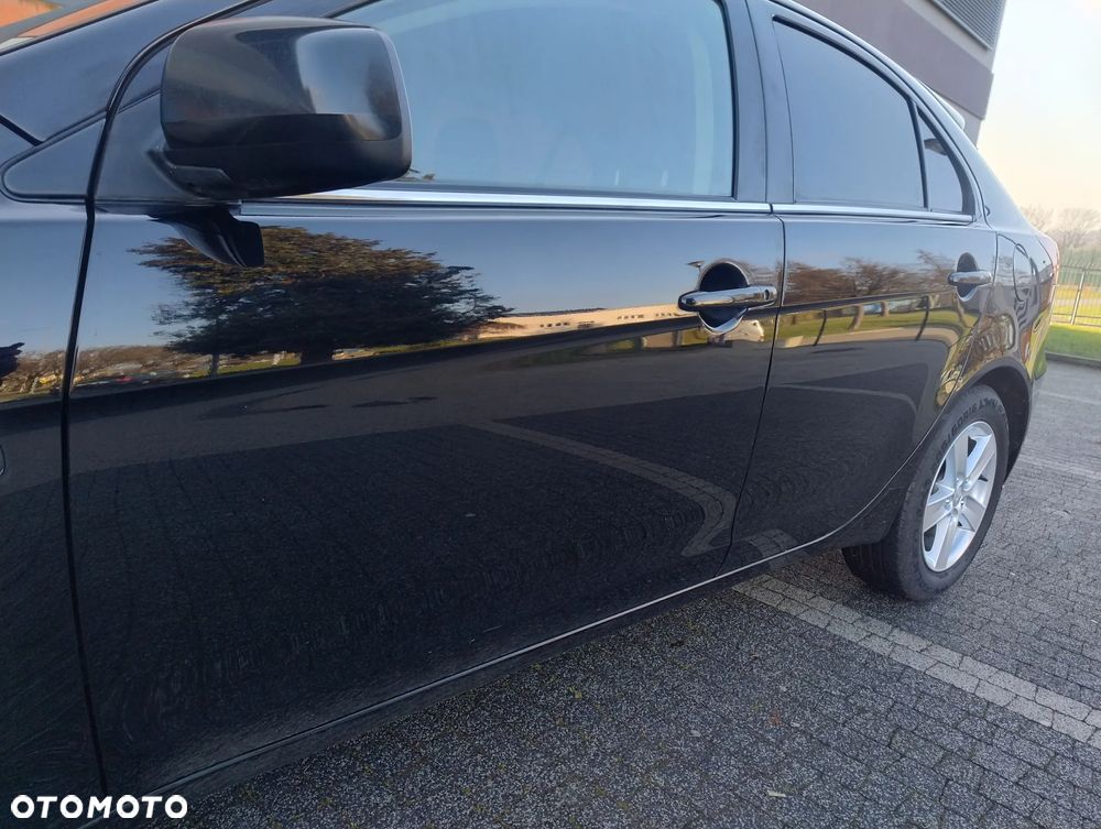 Mitsubishi Lancer 1.8 Intense - 32