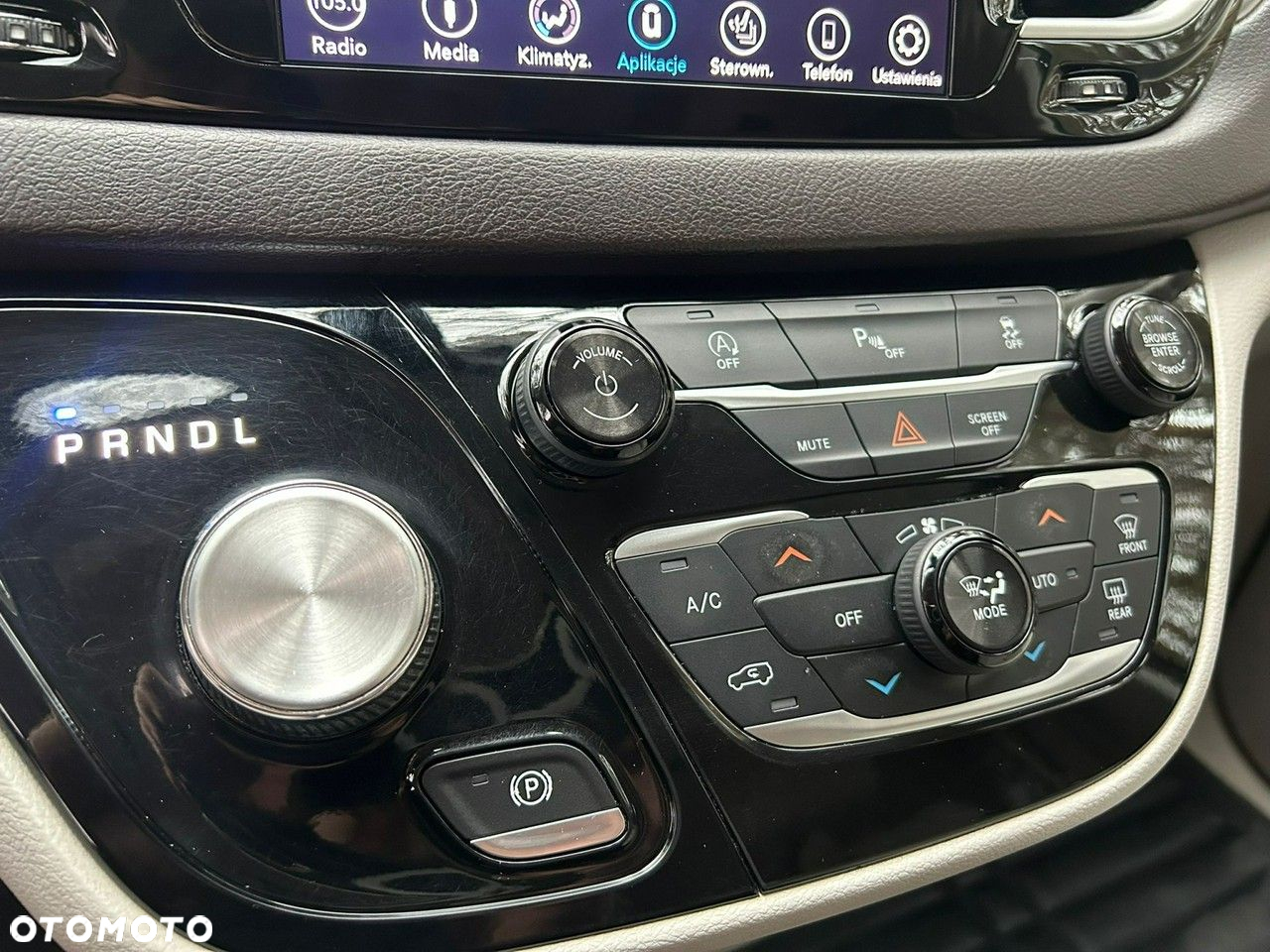 Chrysler Pacifica - 25
