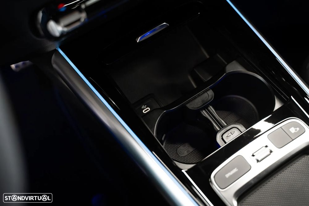 Mercedes-Benz EQA 300 4Matic AMG Line - 34