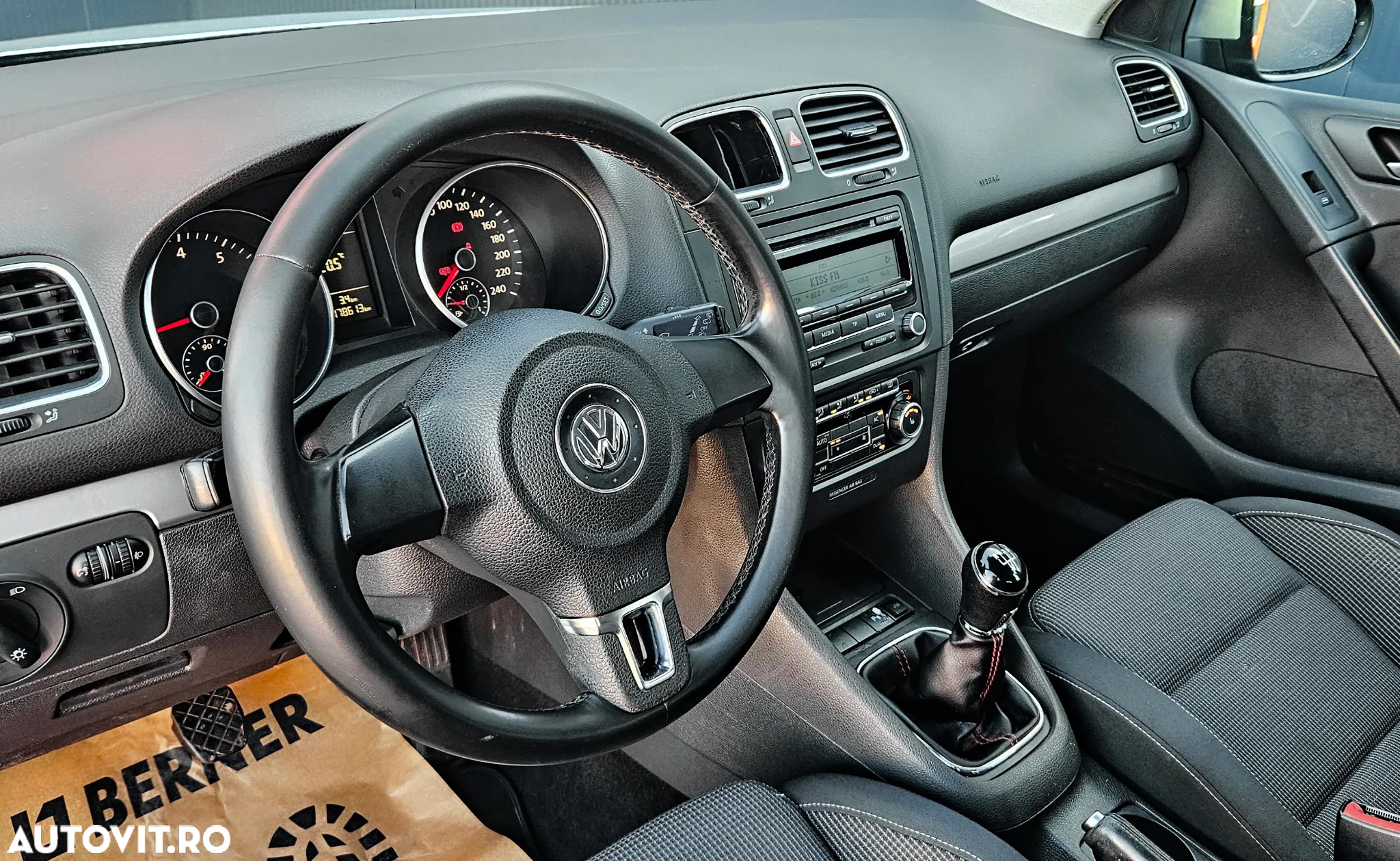 Volkswagen Golf - 11