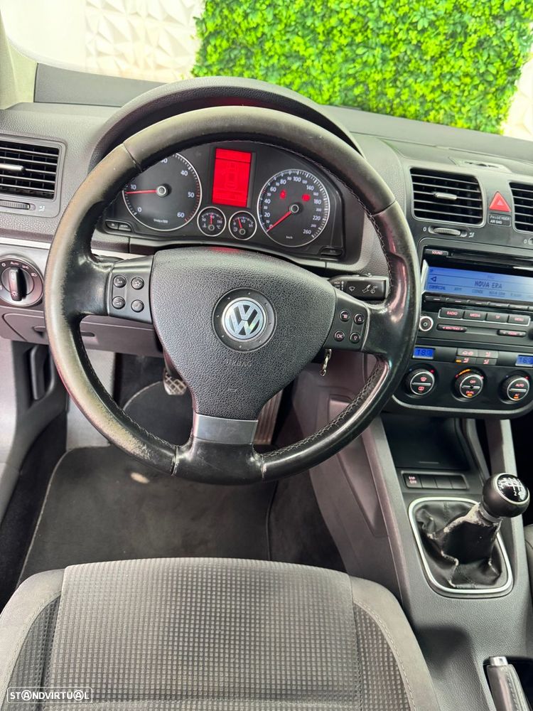 VW Jetta 1.9 TDi BlueM. Confortline - 6