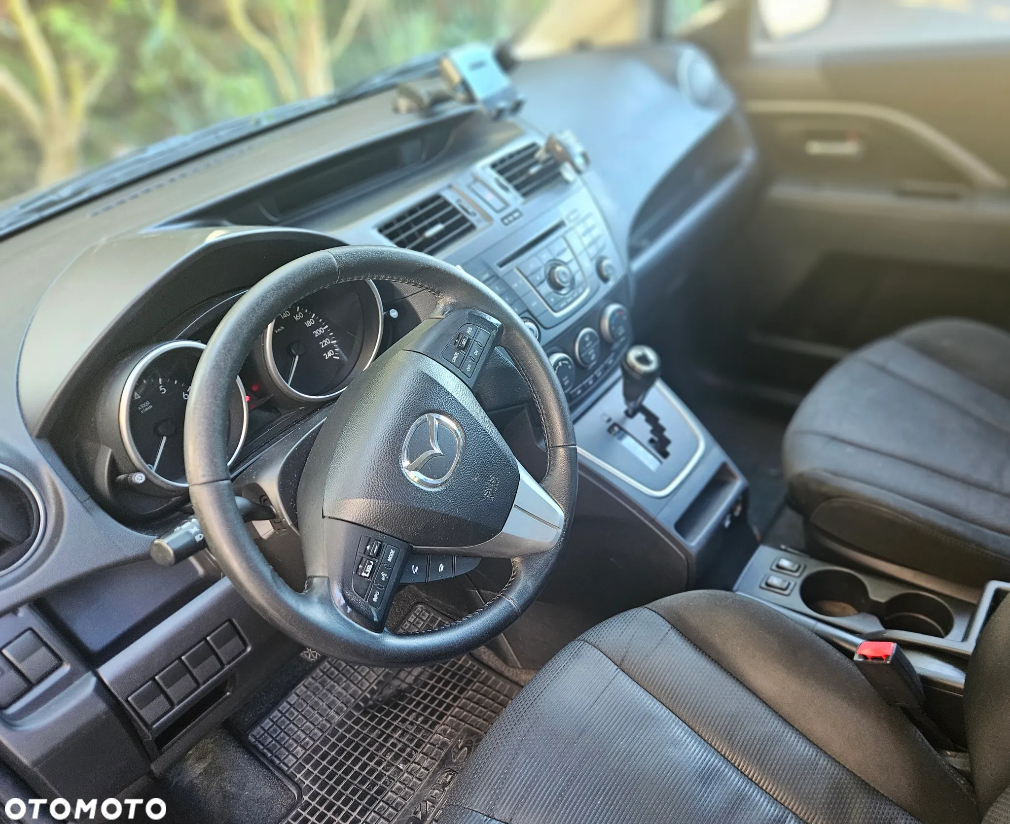 Mazda 5 - 8