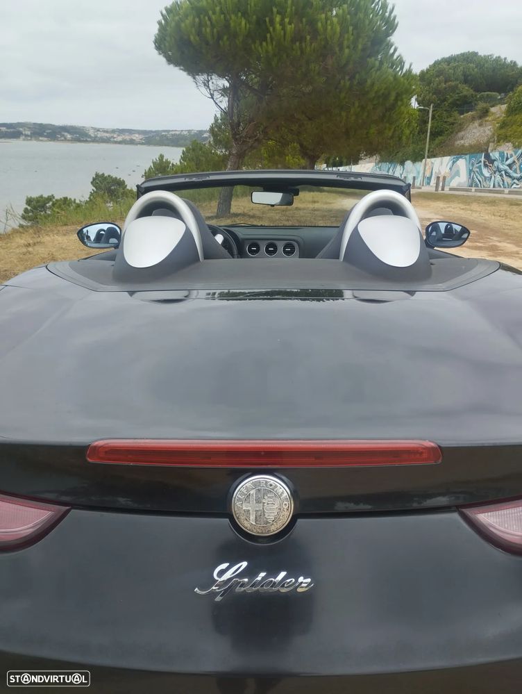 Alfa Romeo Spider 2.4 JTDM - 2