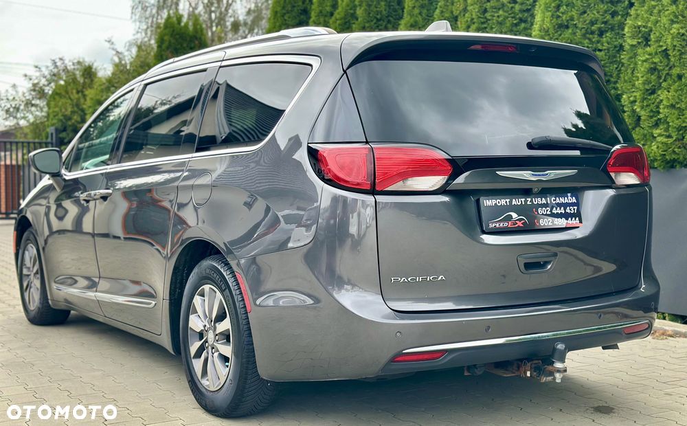 Chrysler Pacifica - 10