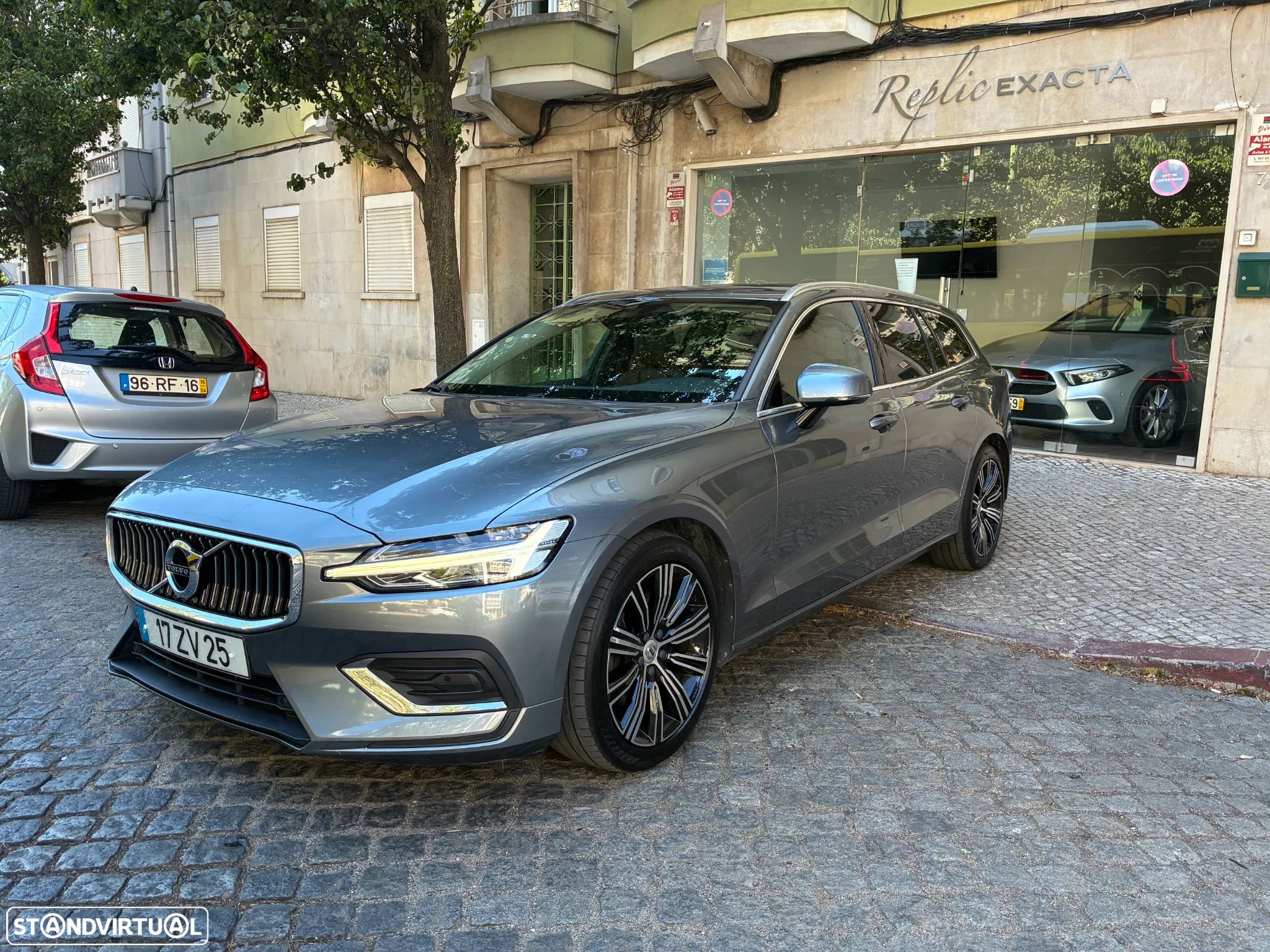 Volvo V60 2.0 D4 Inscription Geartronic - 1