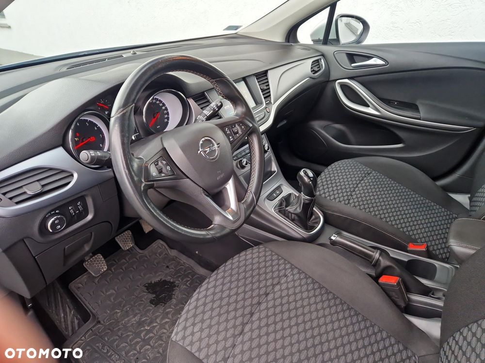 Opel Astra 1.4 T Enjoy - 9