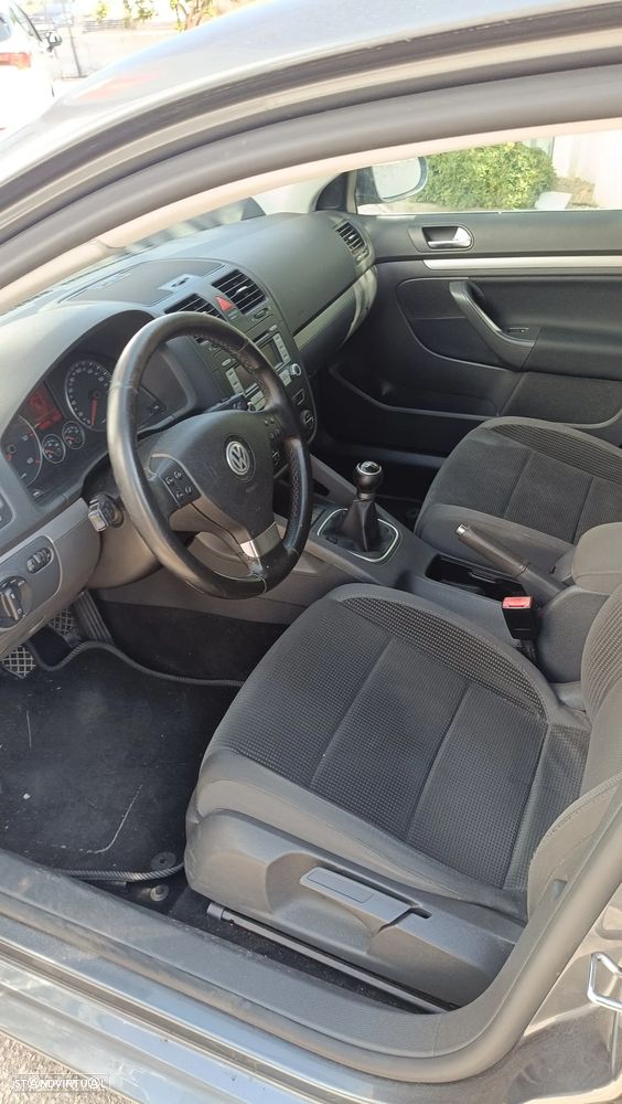 VW Jetta - 9