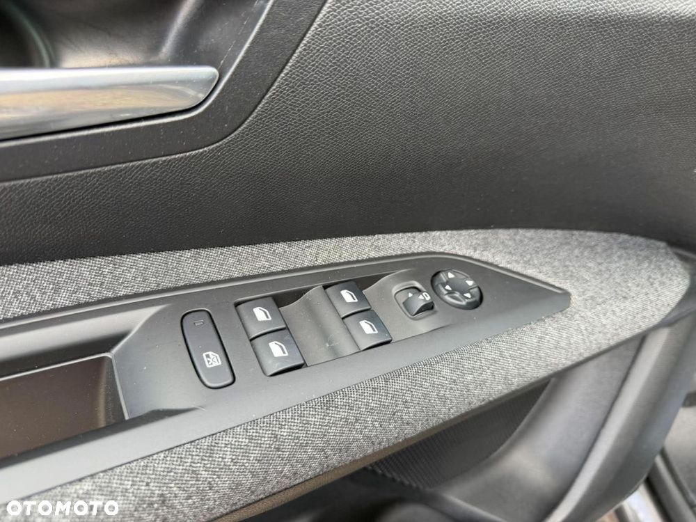 Peugeot 3008 - 16