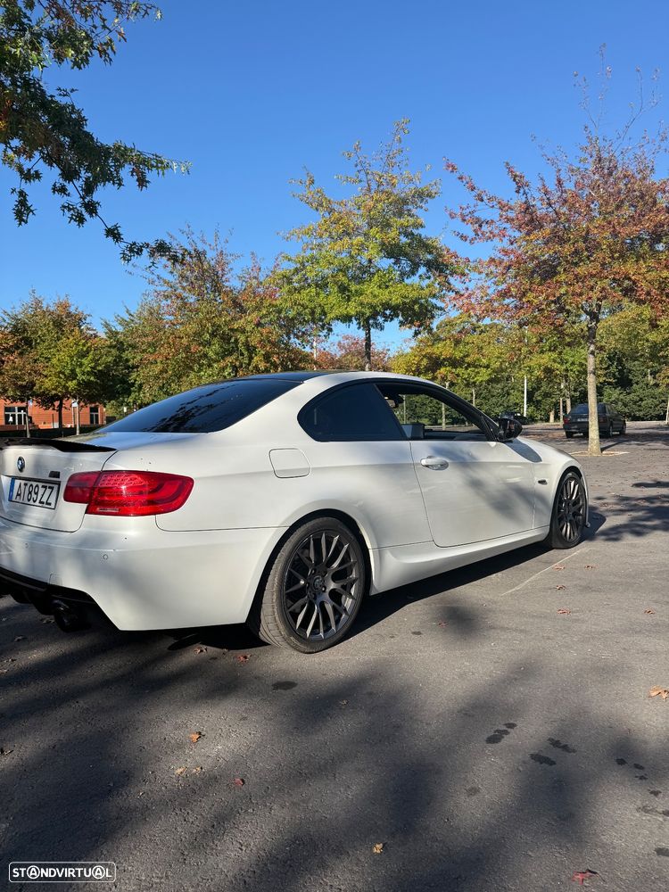 BMW 320 d Coupe Edição M - 4