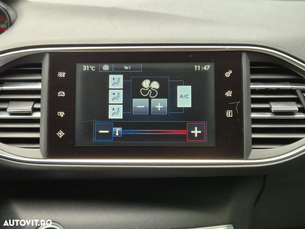 Peugeot 308 1.6 e-HDI FAP STT Allure - 18
