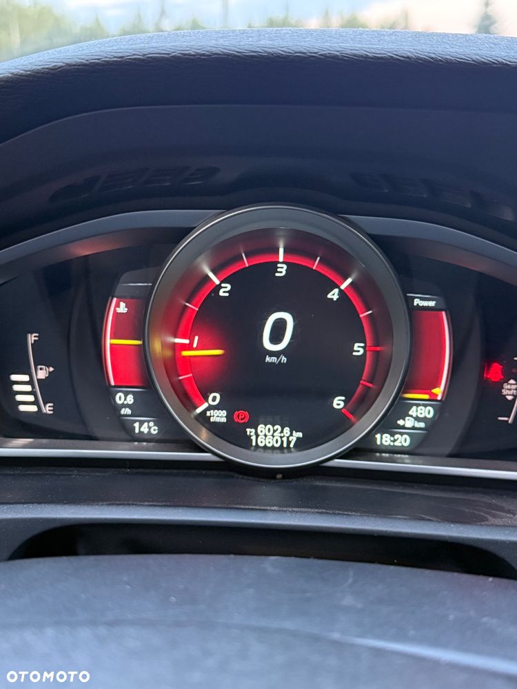 Volvo V40 D4 Drive-E R-Design Summum - 12