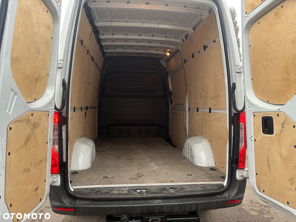 Mercedes-Benz SPRINTER - 16