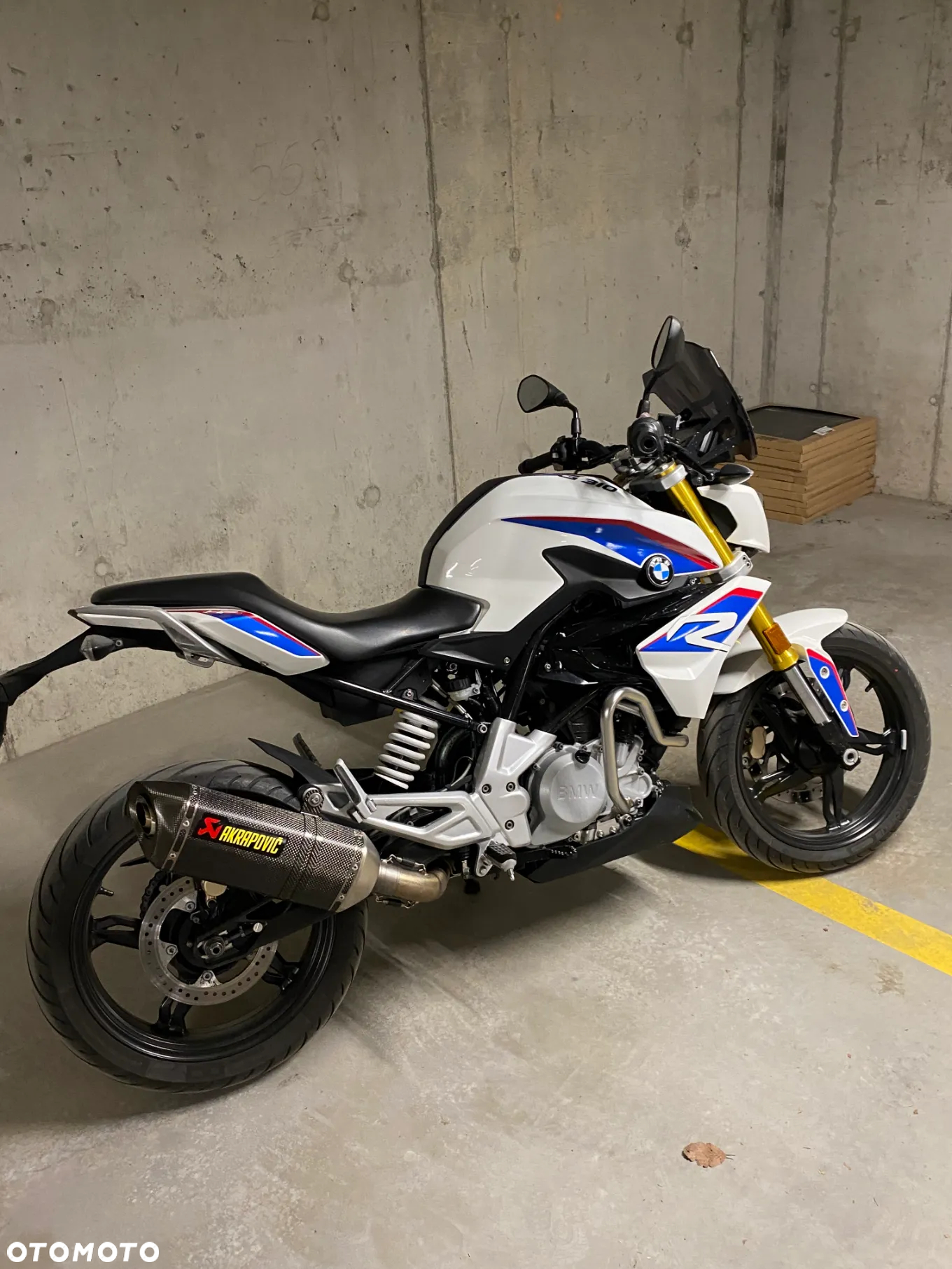 BMW G - 7