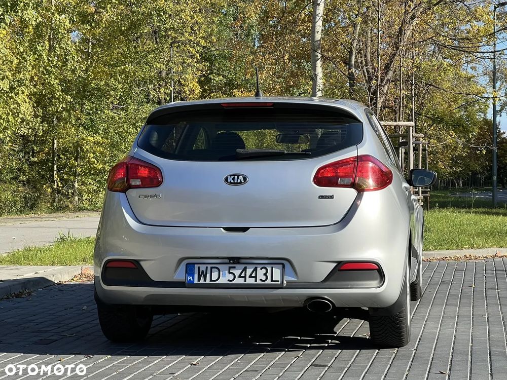 Kia Ceed - 12