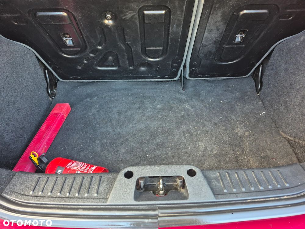 Ford Fiesta 1.25 Ambiente EU5 - 8