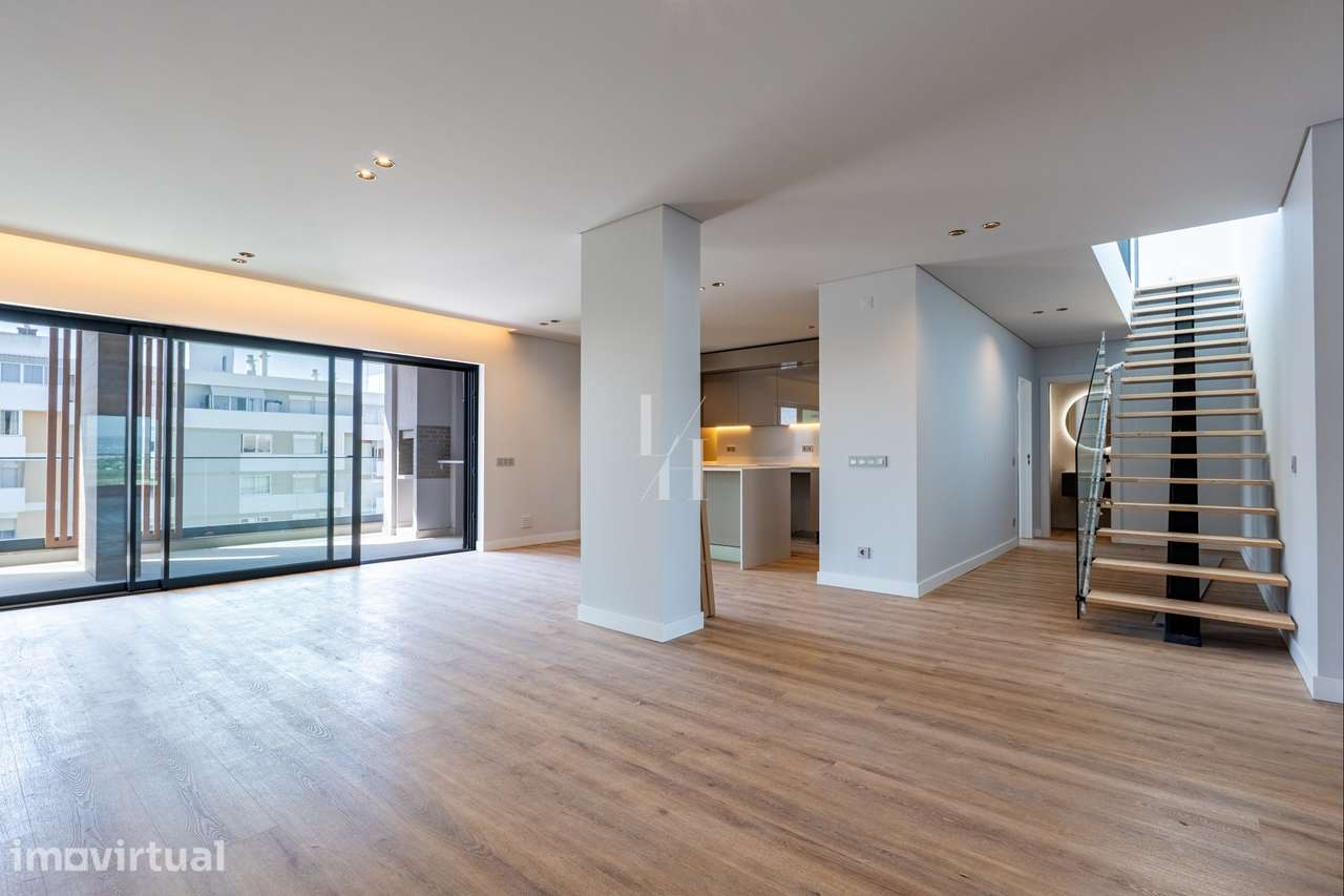 Apartamento Penthouse T5 com piscina para venda em Faro - Grande imagem: 2/29