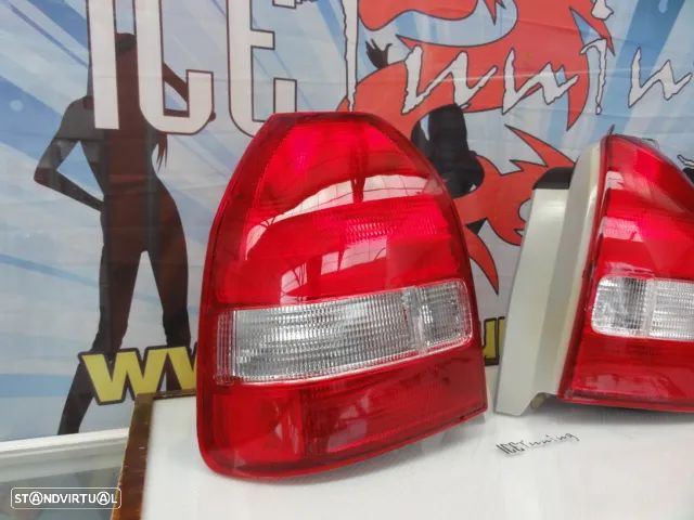 Faróis / farolins traseiros para Honda Civic EK, EJ 96-01 3 portas Vermelho / branco (red/white) EK9 Look - 3