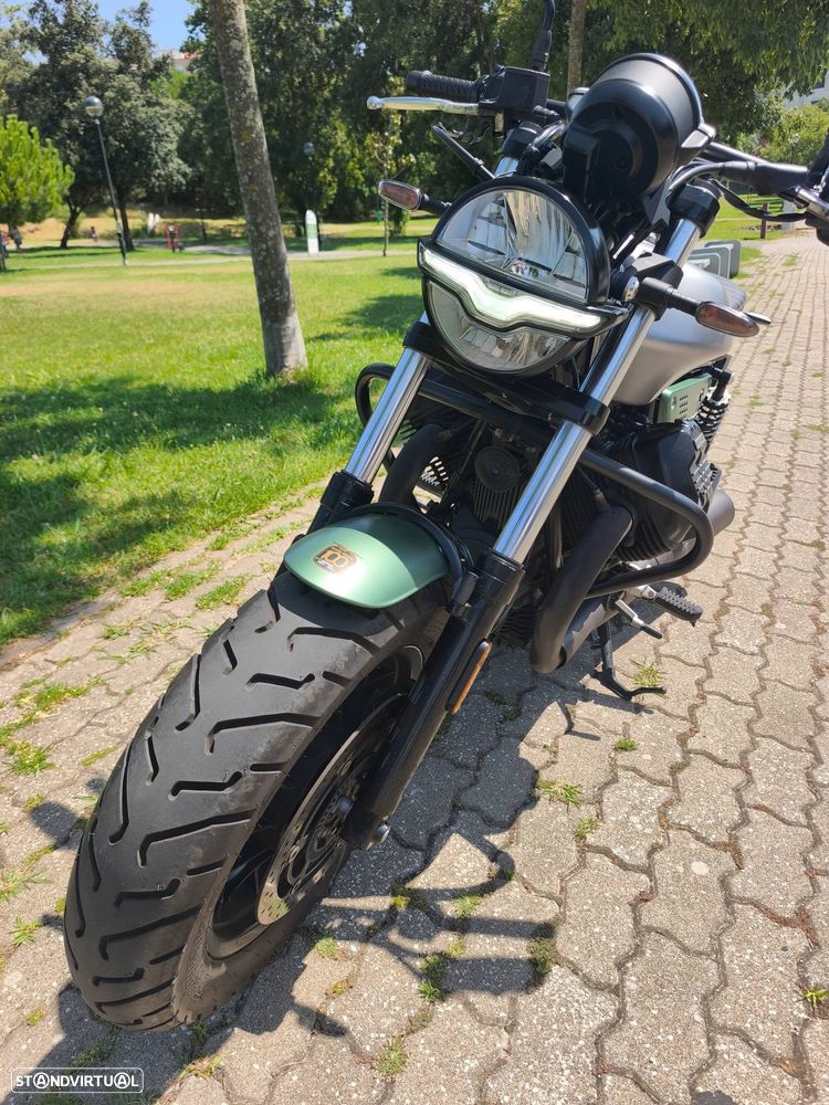Moto Guzzi V9 Bobber - 4