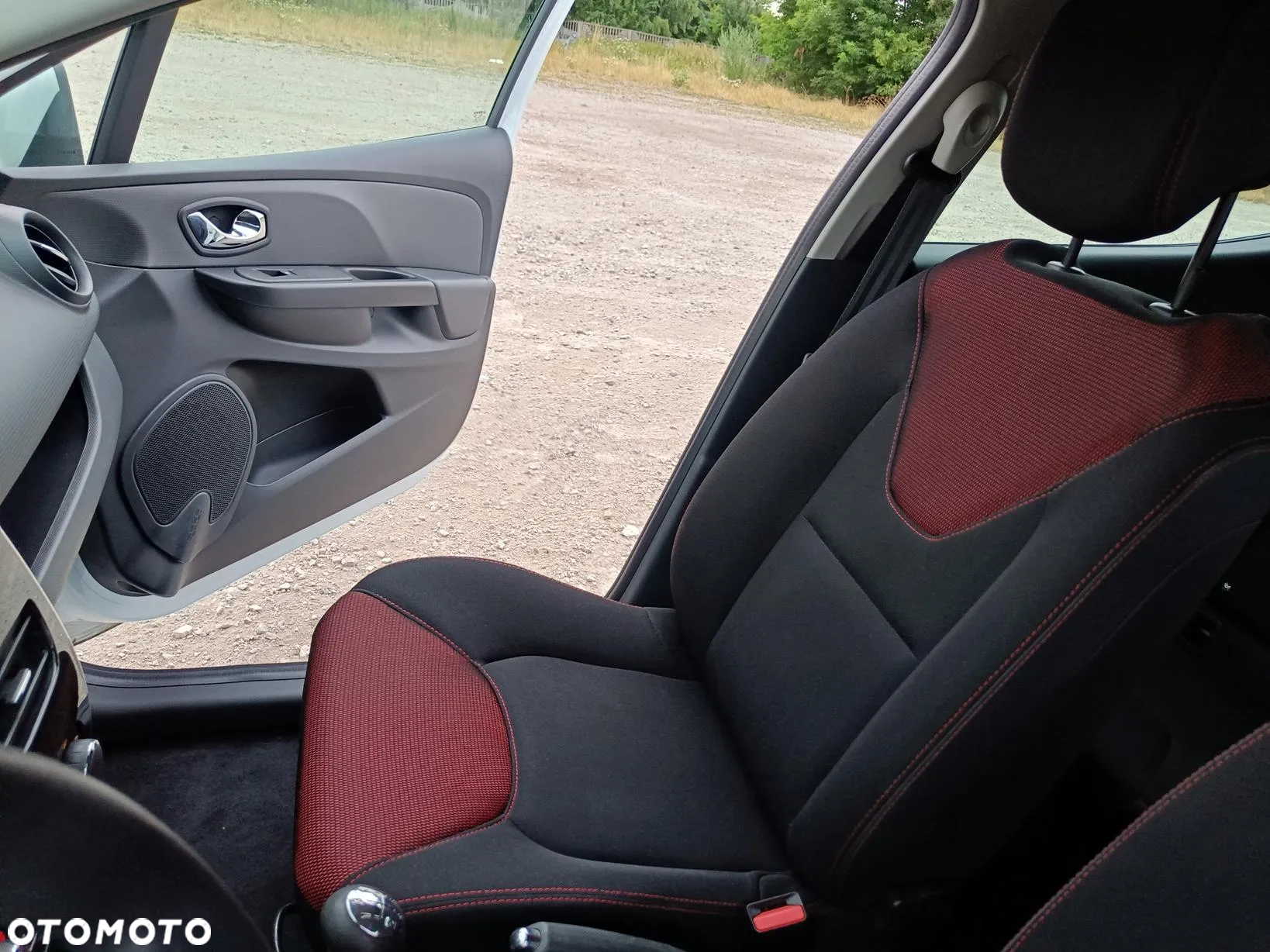 Renault Clio 1.2 16V 75 Dynamique - 24