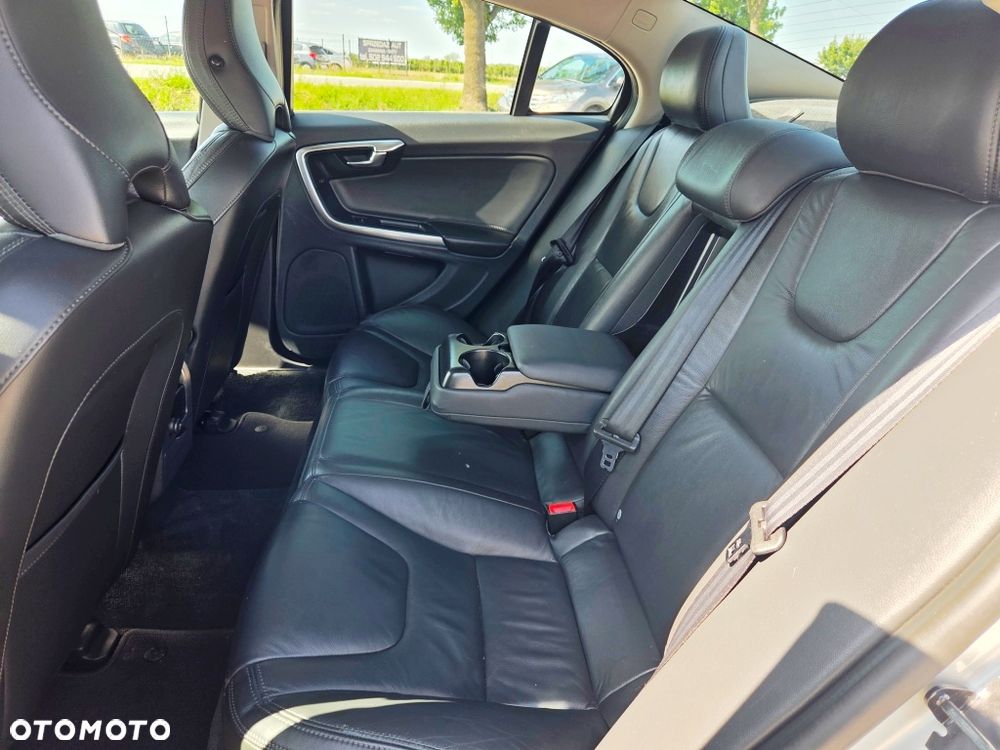 Volvo S60 DRIVe Momentum - 26