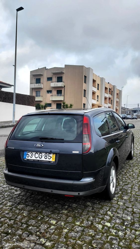 Ford Focus SW 1.6 TDCi Ghia - 4