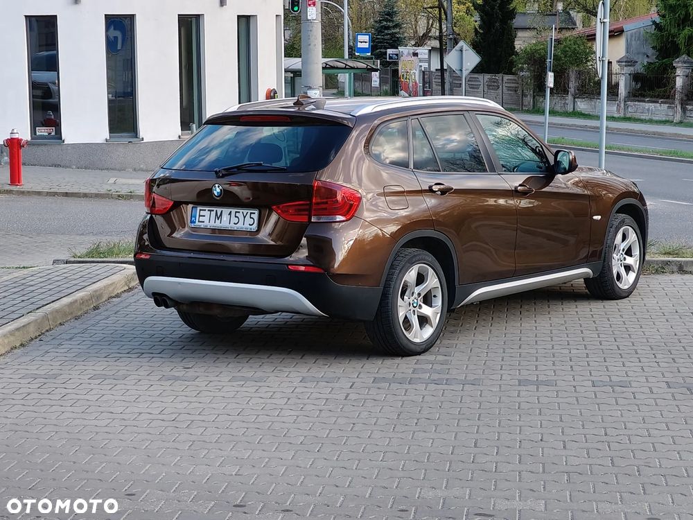 BMW X1 xDrive20i - 1