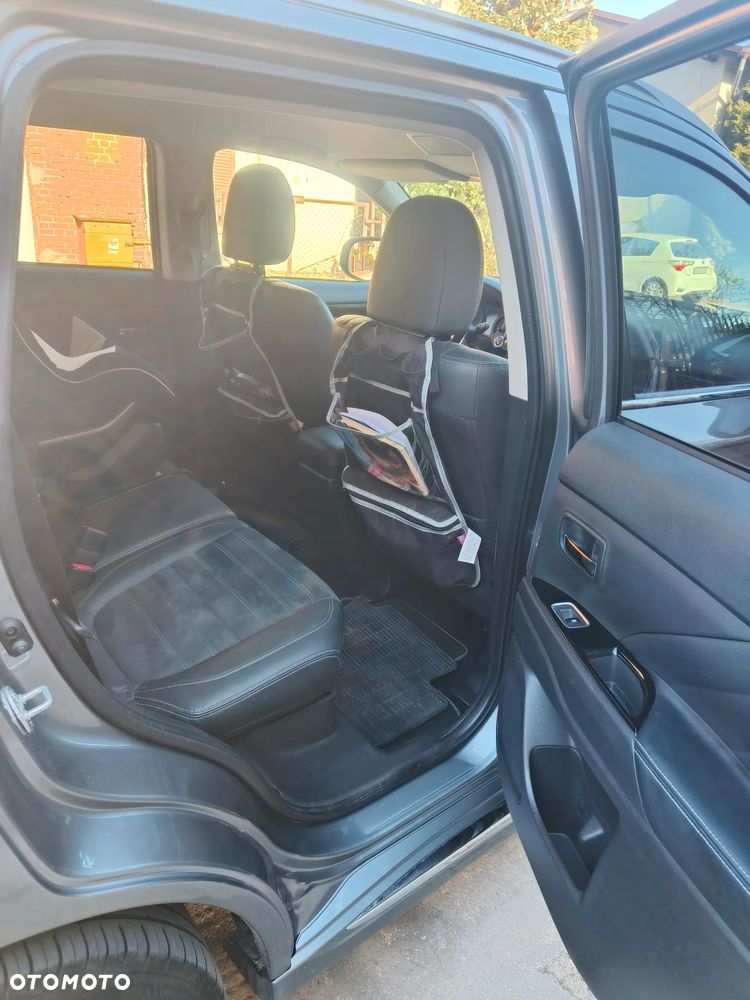 Mitsubishi Outlander 2.0 4WD Plus - 14