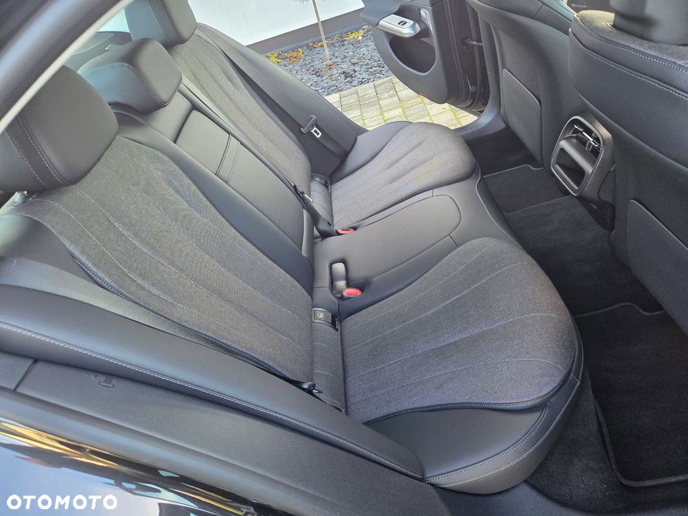 Mercedes-Benz Klasa E 220 d 9G-TRONIC Edition AVANTGARDE - 17