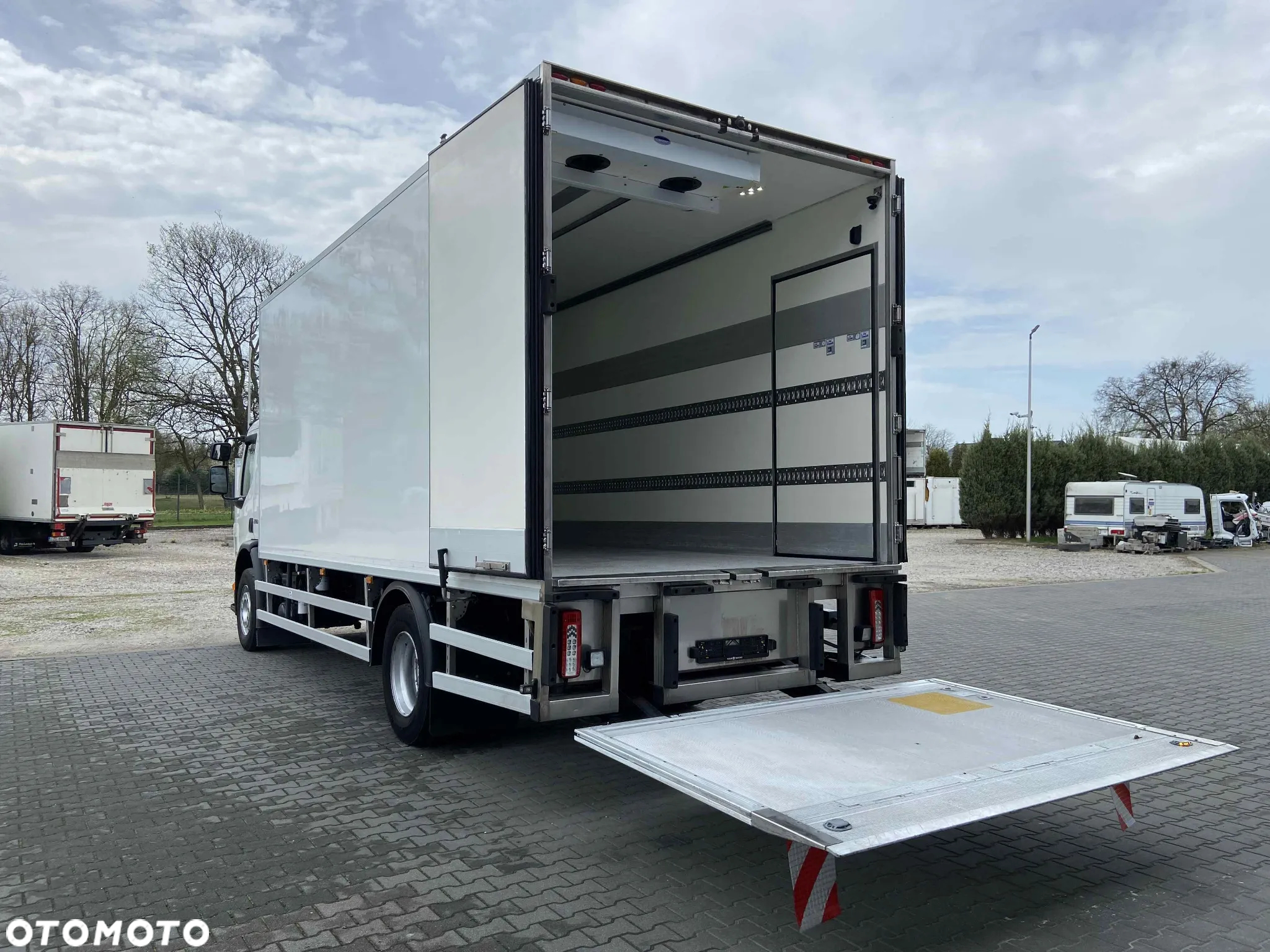 Volvo FE 280 CHŁODNIA SYPIALKA CARRIER DŁUGOŚĆ 6.55 - 9