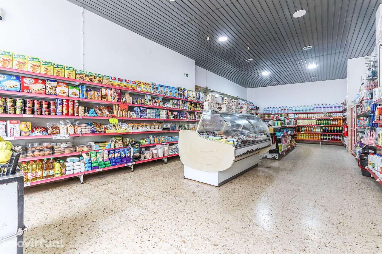 Loja na Rua Camilo Castelo Branco - Cacém - Grande imagem: 3/18