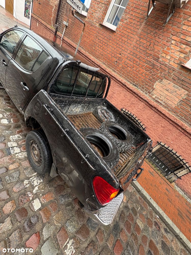 Mitsubishi L200 - 23