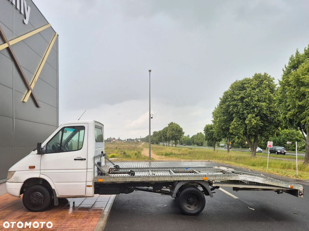 Mercedes-Benz Sprinter - 5
