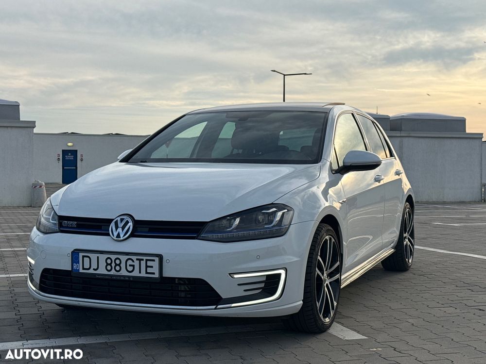 Volkswagen Golf - 6