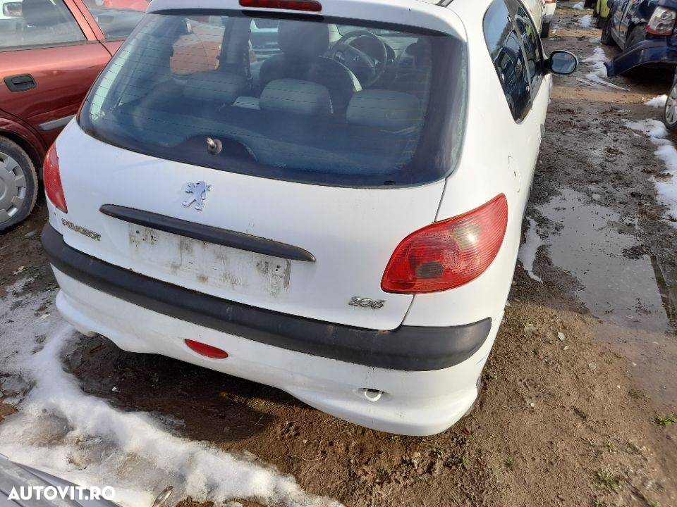 Dezmembrez Peugeot 206 - 4