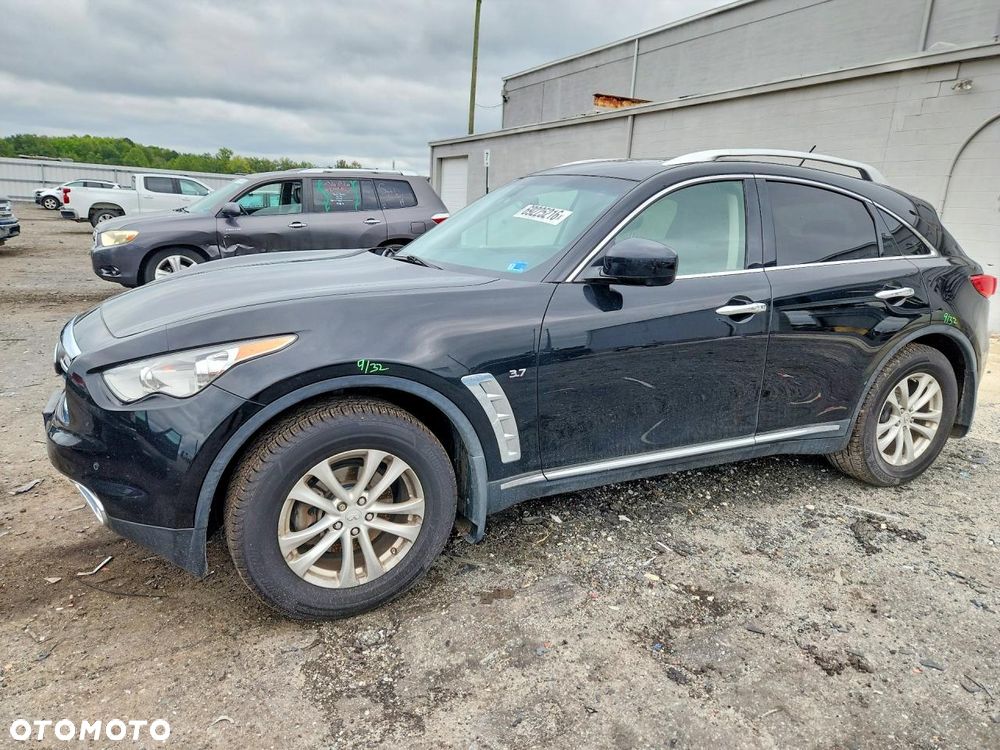 Infiniti QX70 - 9