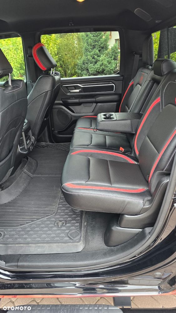 RAM 1500 Crew Cab Shortbed Bighorn - 13