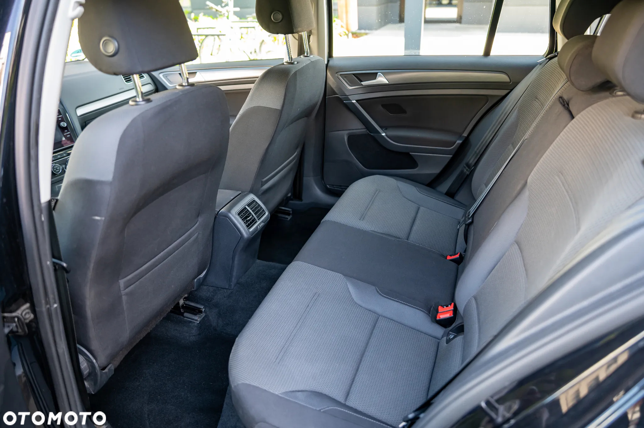 Volkswagen Golf VII 1.6 TDI BMT Comfortline - 9