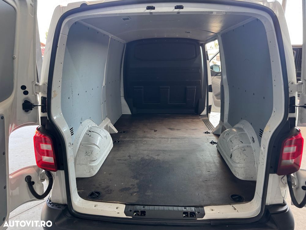 Volkswagen Transporter - 18