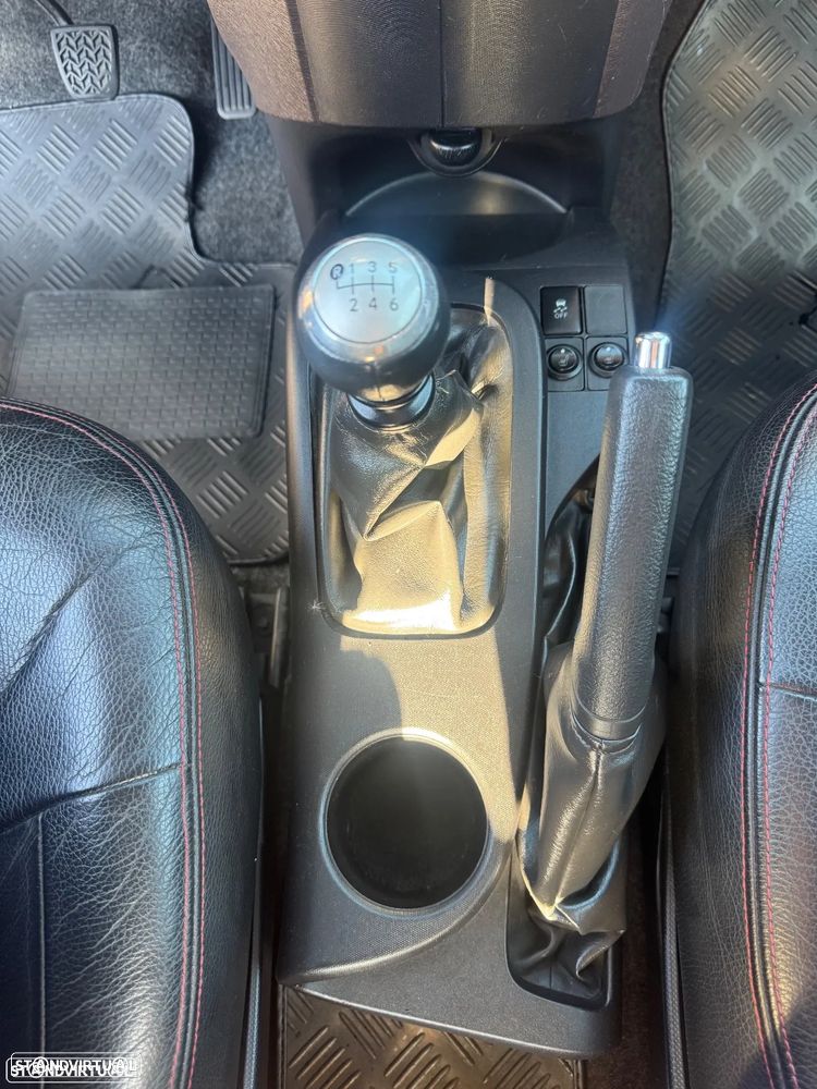 Toyota iQ 1.4 D-4D 2 EP+NAVI+Bluetooth - 17